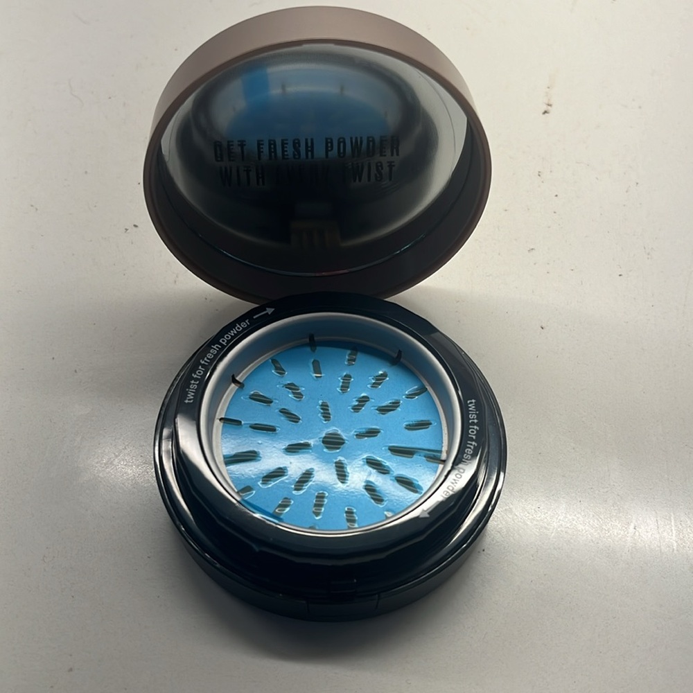 Halo fresh powder 2- Fair - Picture 2 of 2